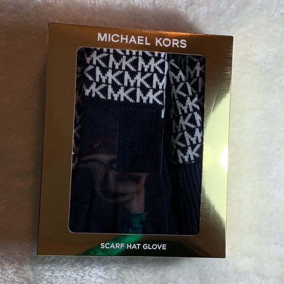 Michael Kors Three Piece Winter Set - Picture 8 of 10